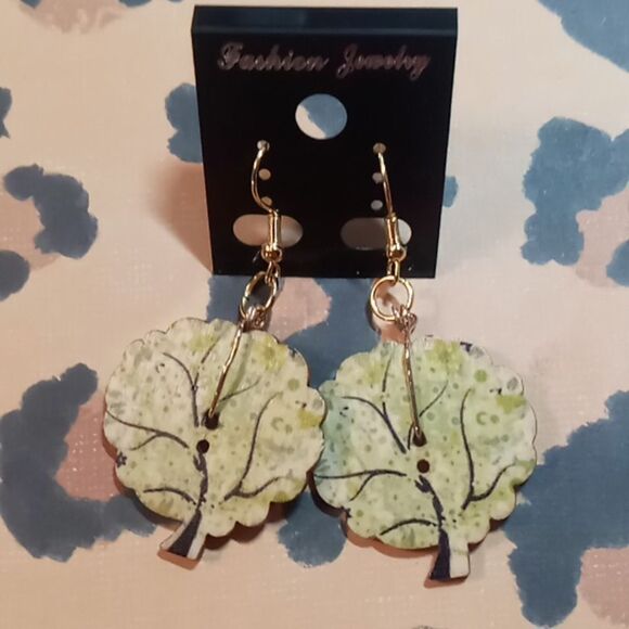 Button tree earrings - Picture 1 of 4
